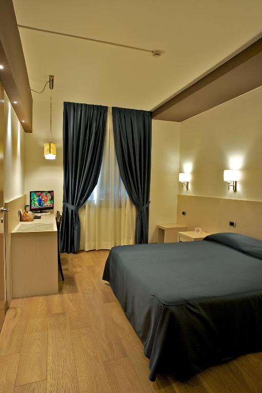 Sam Hotel Monfalcone Zimmer foto