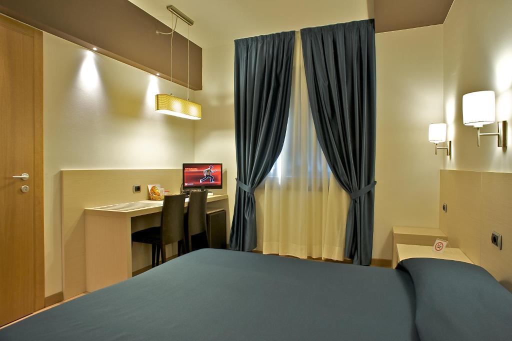 Sam Hotel Monfalcone Zimmer foto